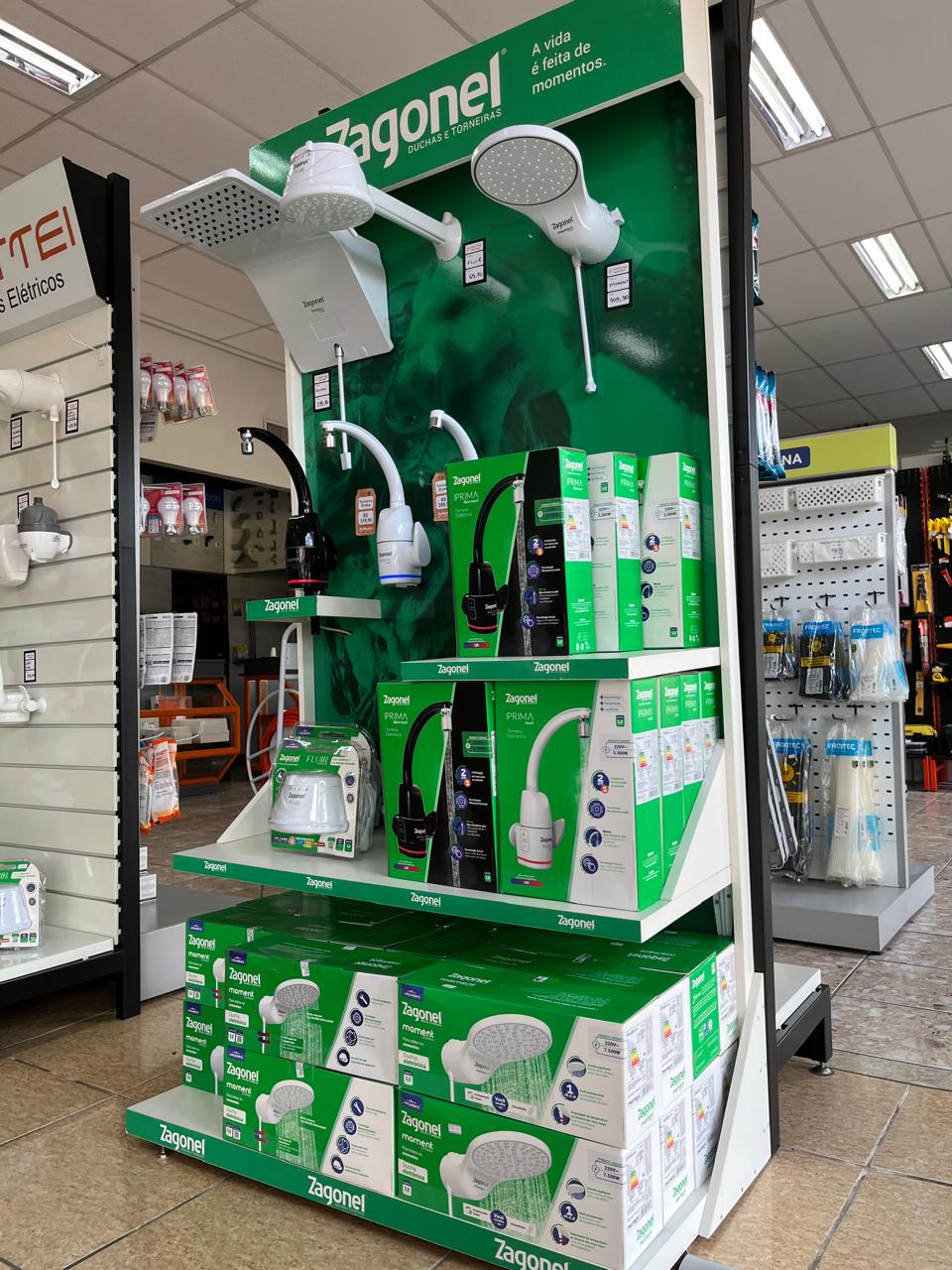 Interior da loja Mattei Materiais Elétricos em Esteio